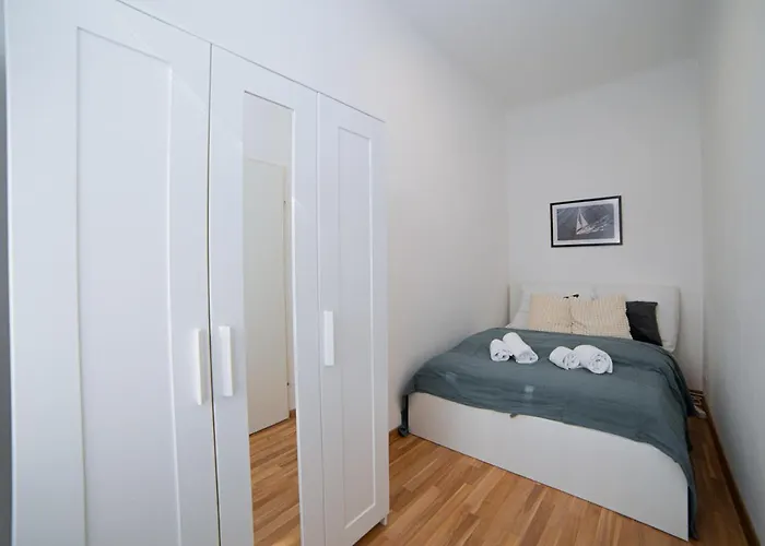Modern Near Center 1br דירה
